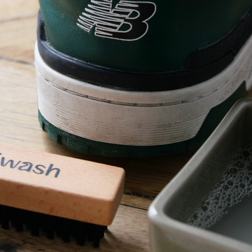 Les erreurs courantes à éviter lors du nettoyage de vos sneakers